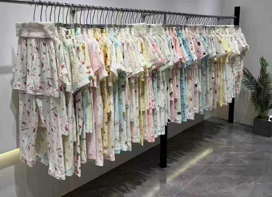 Bộ đồ ngủ hai món Cloud Cotton & Ice Silk mới về rồi ạ!
